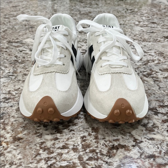 Women's White and Black Sneakers, New Without Tags - Picture 4 of 8